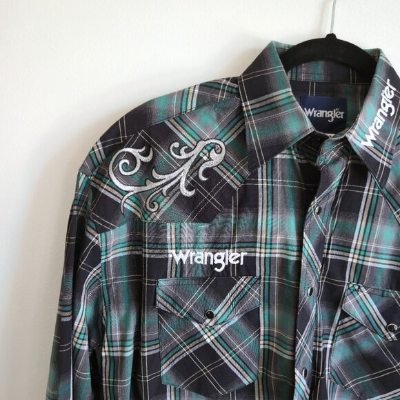 Wrangler Men's Plaid & Embroidered Western Shirt | Size M - Picture 6 of 9